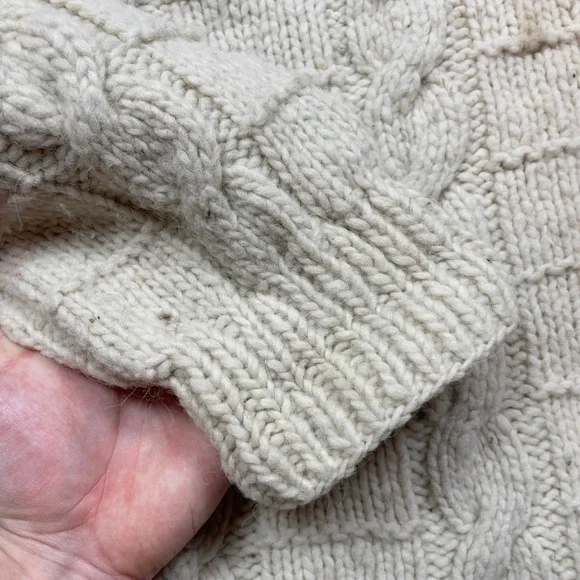 VTG 80s 90s Handmade Ecuador 100% Wool Cable Knit Sweater Cream L-XL Heavyweight